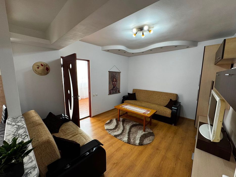 Apartament renovat de închiriat cu 4 camere
