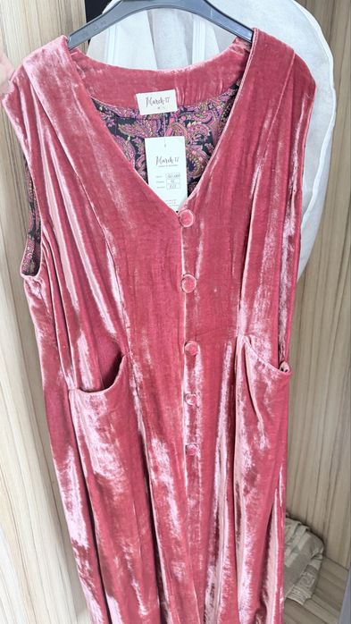 March сән үйінің киімдерін сатамын