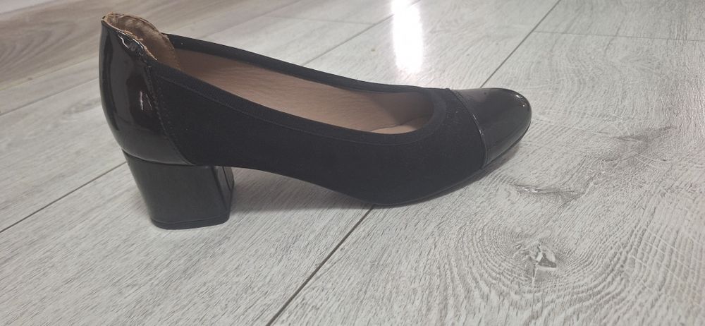 Pantofi de piele întoarsă cu lac nr 38