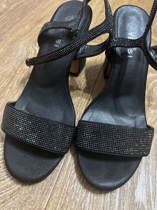 Босоножки женские