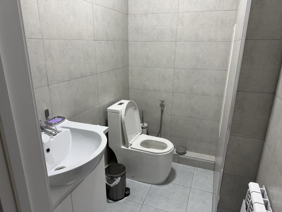 Шахристон метро олдида квартира сотилади. Амир Темур кочаси