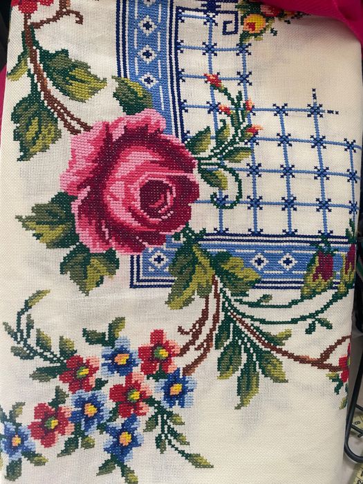 Ръчно бродирани покривки