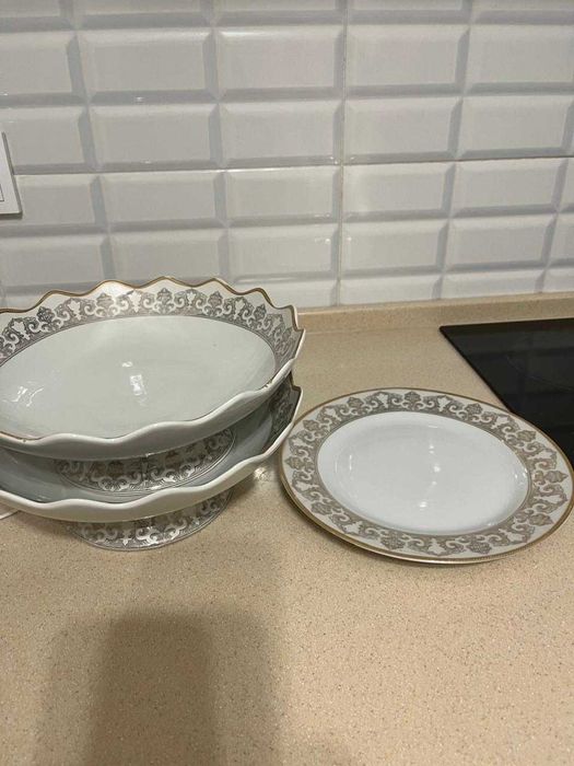 Продам тарелки для гостей