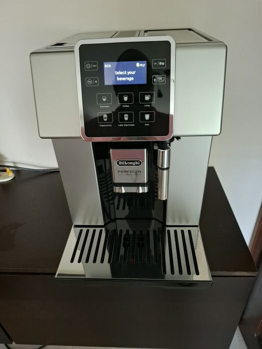 Еспресо машина Delonghi Perfecta Evo   кафемашина кафеавтомат

Nespresso by De'Longhi Lattissima One Evolution

EN510.W, 19 6apa, 1450 W,

1 л, Бял