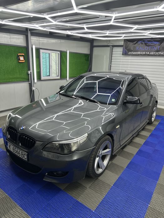 Поставяне на авто фолио – затъмняване и защита