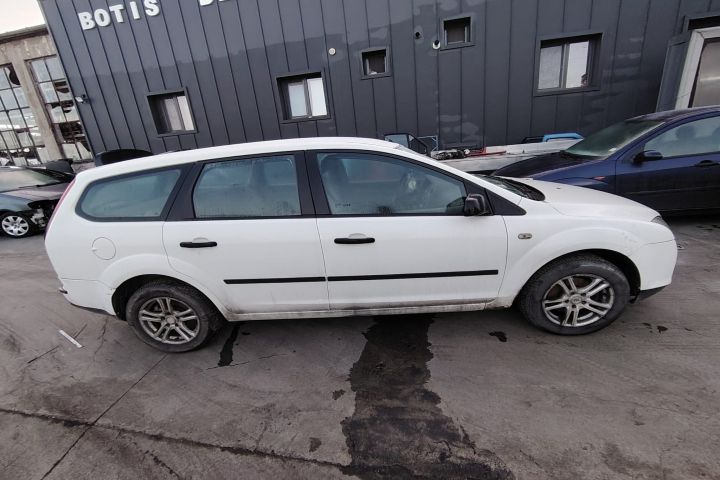 Lampa / Tripla stop stanga pe aripa Ford Focus 2005