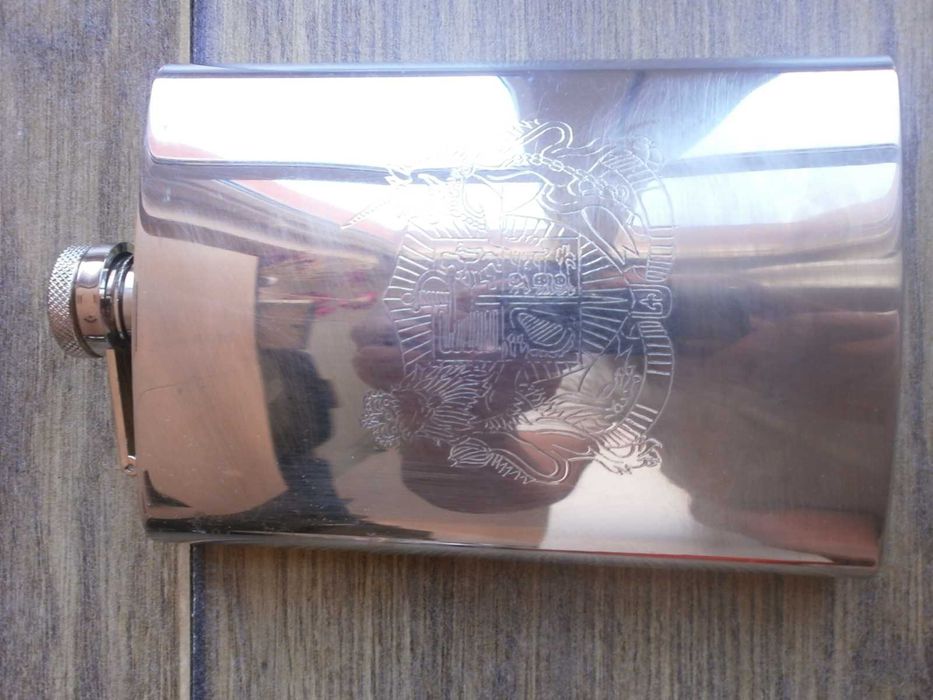 Колекция Джобна Бутилка, Манерка за алкохол