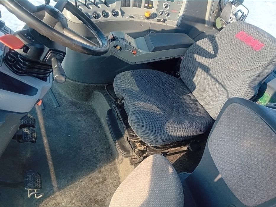 tractor Class Axion 820