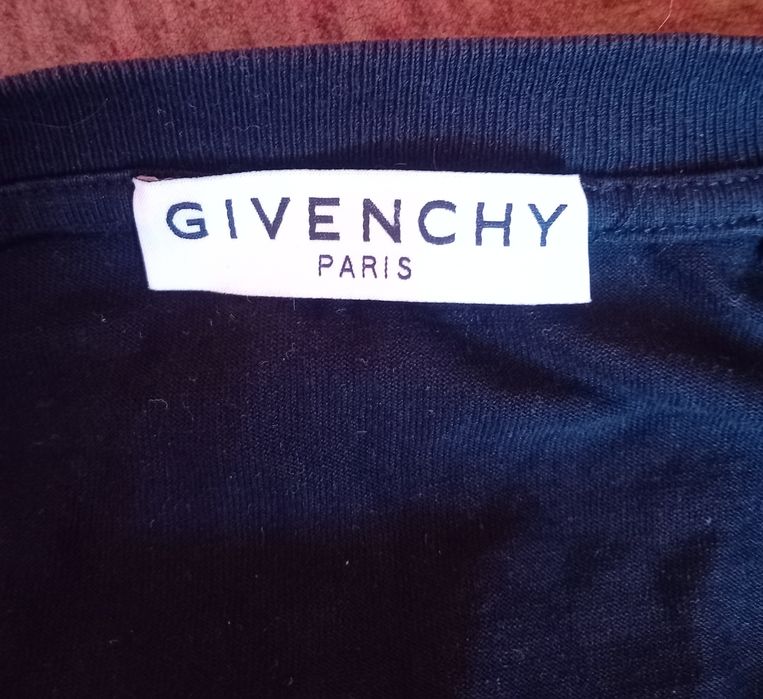 Vând tricou GIVENCHY