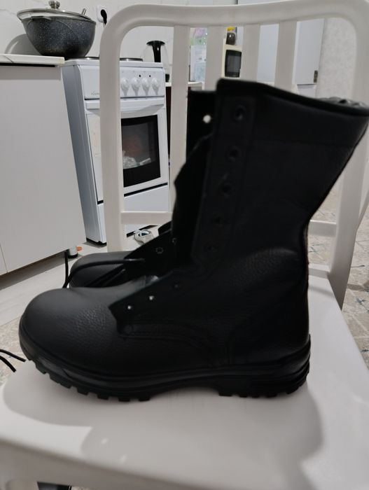 Берцы срочно продам