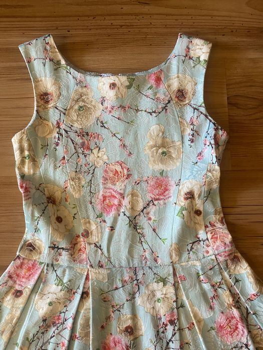 Лот от две страхотни нови рокли -140-152.