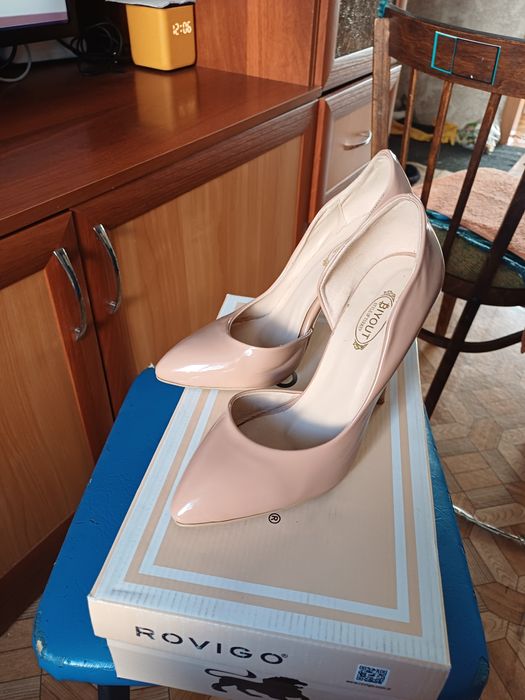 Продам туфли женские