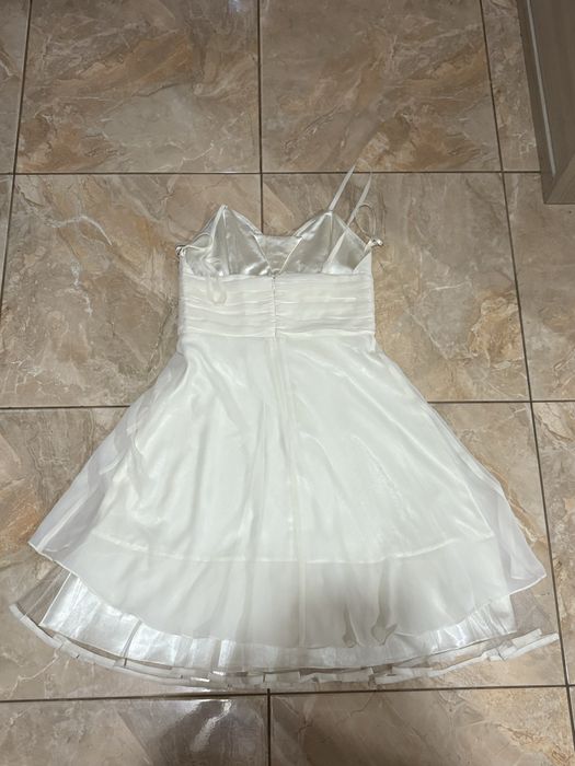 Елегантни къси рокли