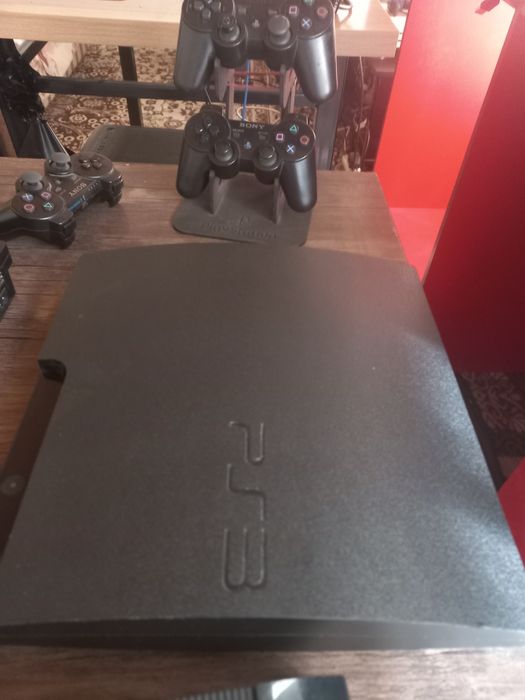 PS3 bor ideal holati 2 djoystik bor o'yinlar bor slim va supper slim .