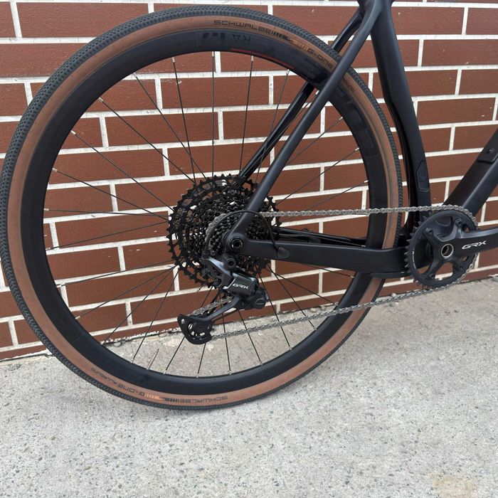 Pivot Vault Gravel GRX 1x12 Hidraulice bicicleta M peste Grizl Boone 2026