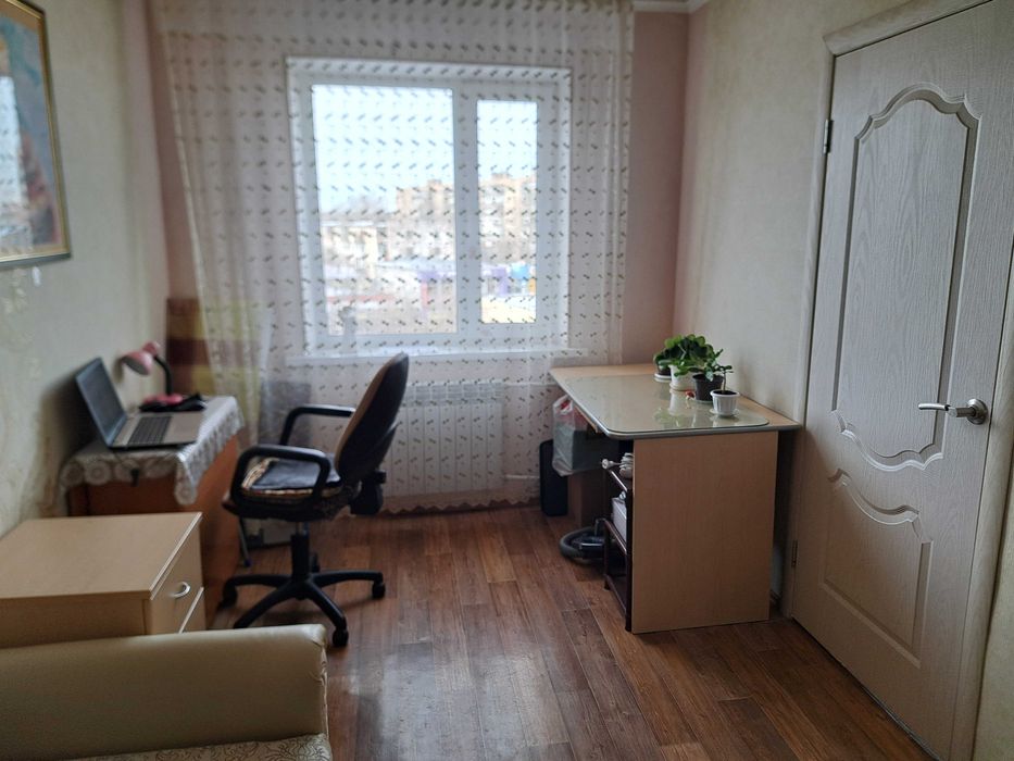 Продаю двух комнатную квартиру,
