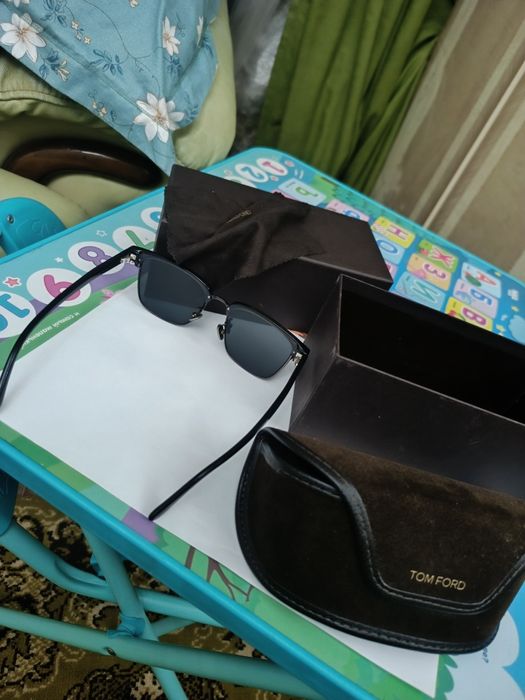 Очки солнцезащитные