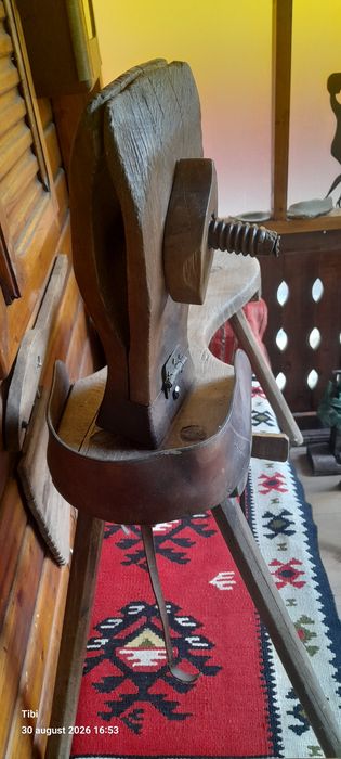 Scaun de curelar, piesă autentica de mestesugar ardelean sec.19