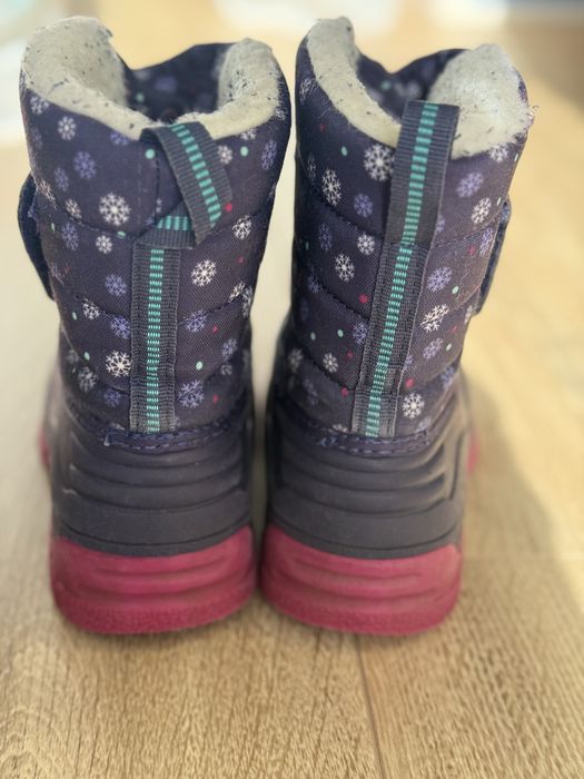 Продам зимние сапоги Outventure