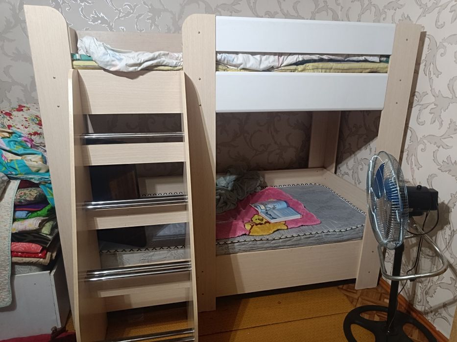 Продам 2 ярустный кровать с матрацем
