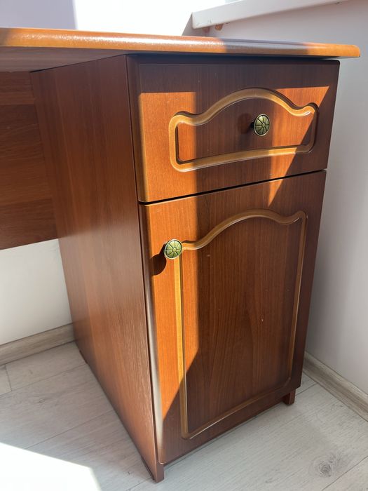 Продам письменный стол