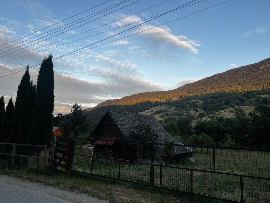 Proprietar- vand TEREN INTRAVILAN 4.050 MP DE VÂNZARE – VIDRA, ALBA Cascada Pișoaia – Dealul cu Melci | vedere spre cascadă | toate utilitățile