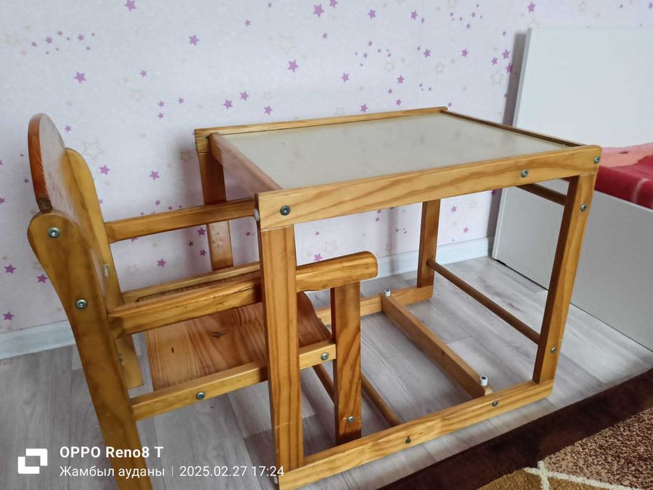 Продаю стул и стол для кормления