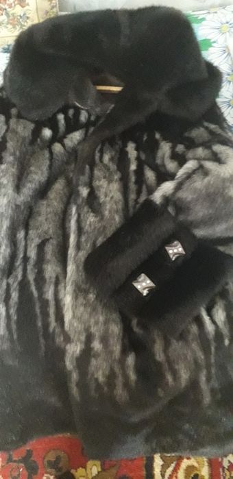 Продам шубу искусственную