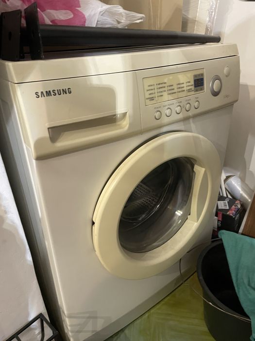Продам б/у стиральную машину