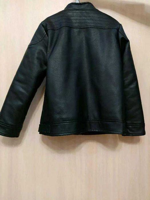Куртка на мальчика 9-10 лет