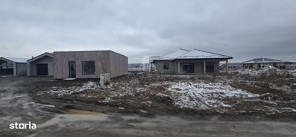 Casa 283 Mp/ Teren 835 Mp, Nou Construita, Solovăstru, Zona Reghin