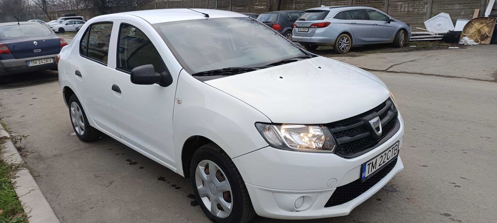 Vând Dacia logan
