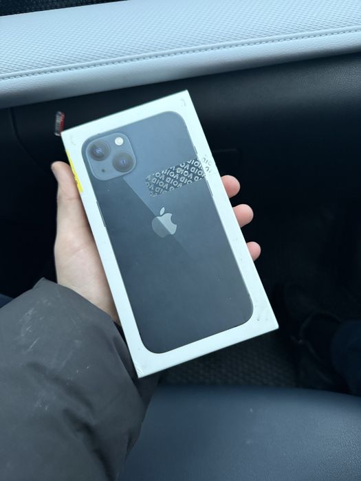 Продам айфон 13 Срочно