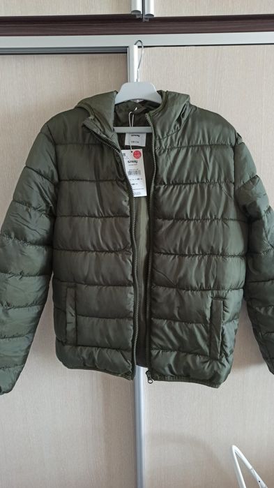 Капитонирано яке Sinsay