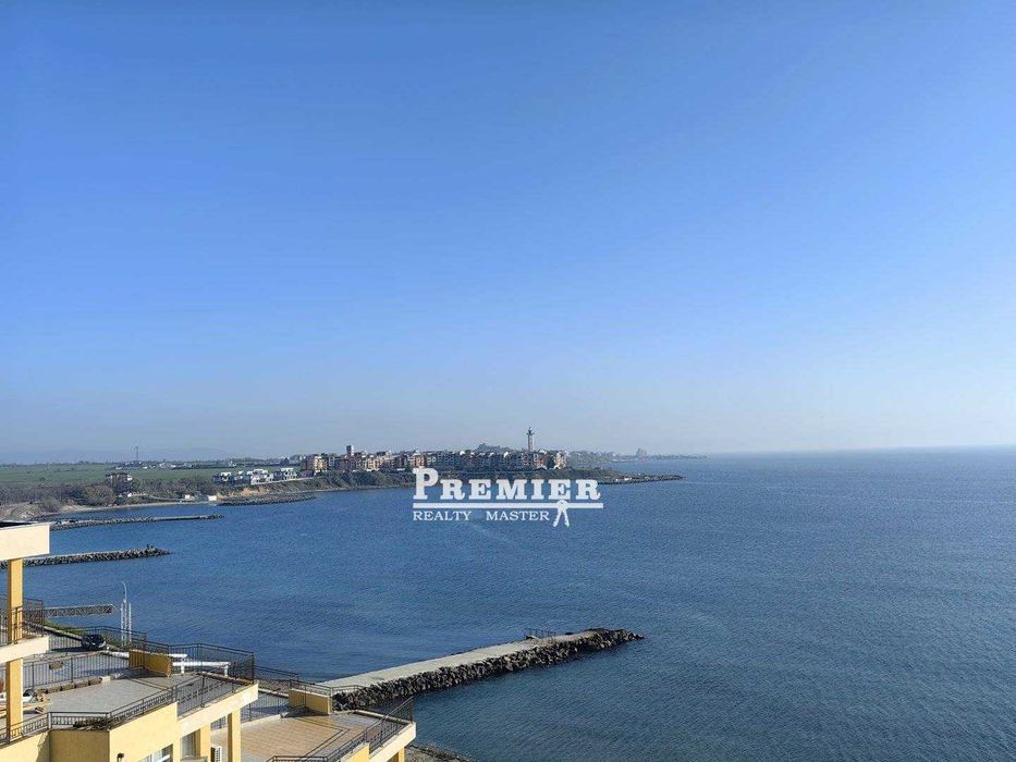 Студио с директна морска гледка