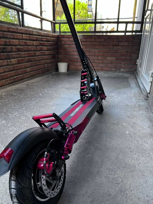 Vând trotinetă electrică KuKirin M4, în stare bună de funcționare.