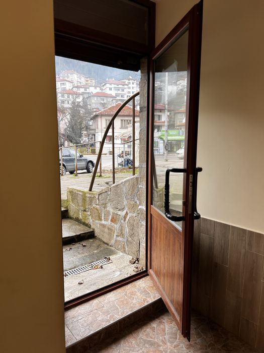 Дава се под наем Магазин в Смолян, Устово - 50 кв.м за 102 € - Снимка #3