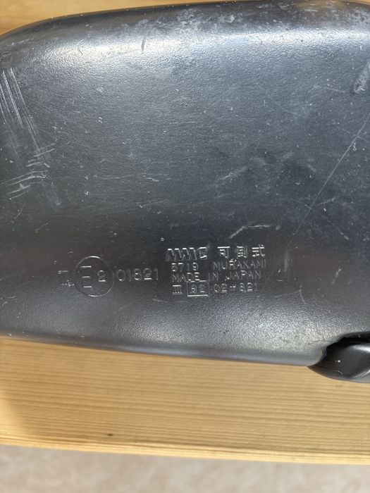 Продам боковое стекло от машины