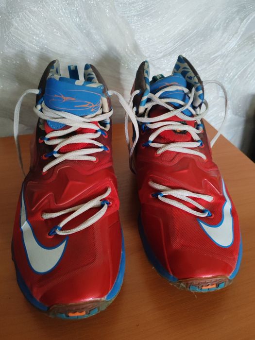 Баскетбольные кроссовки Nike LeBron