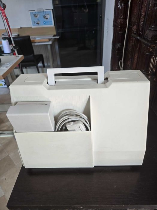 Vand masina de cusut casnica