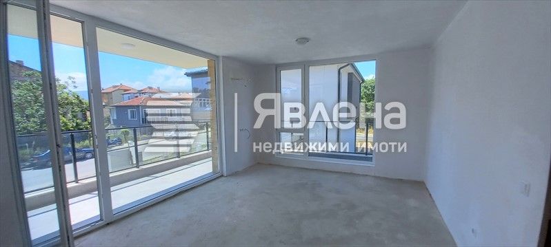 Продава се Двустаен апартамент в Царево - 71 кв.м за 1304 €/кв.м - Снимка #3