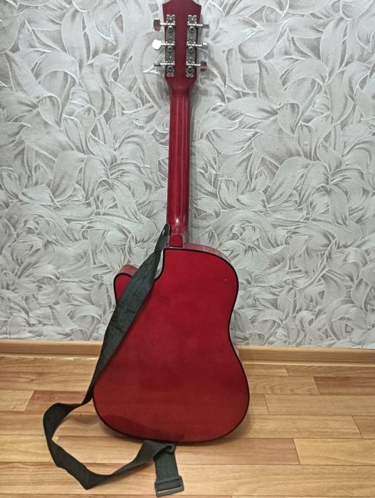 продам акустическую гитару