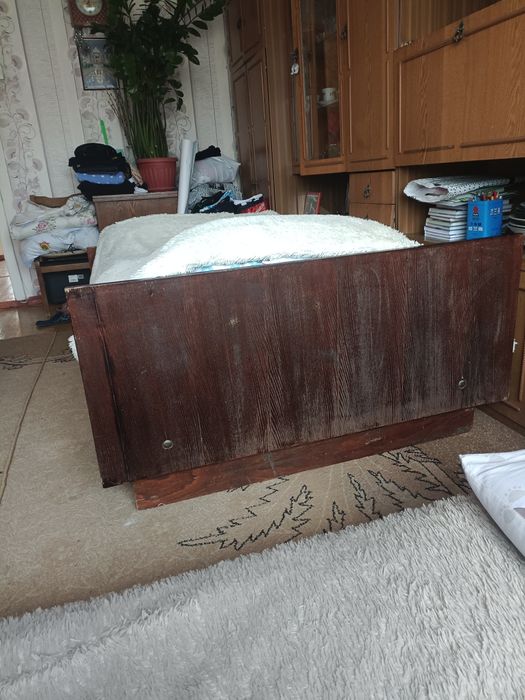 Продам кровать с матрасом