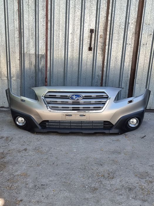 Бампер передний на Subaru Outback BS