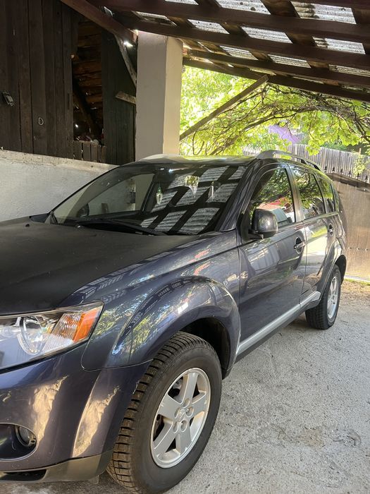 mitsubishi outlander