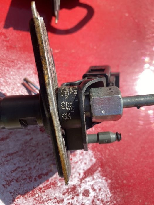 Комплект ГНП и Дюзи за Audi A6 A4 A5 Q5 VW Seat Skoda за мотор 2.0tdi