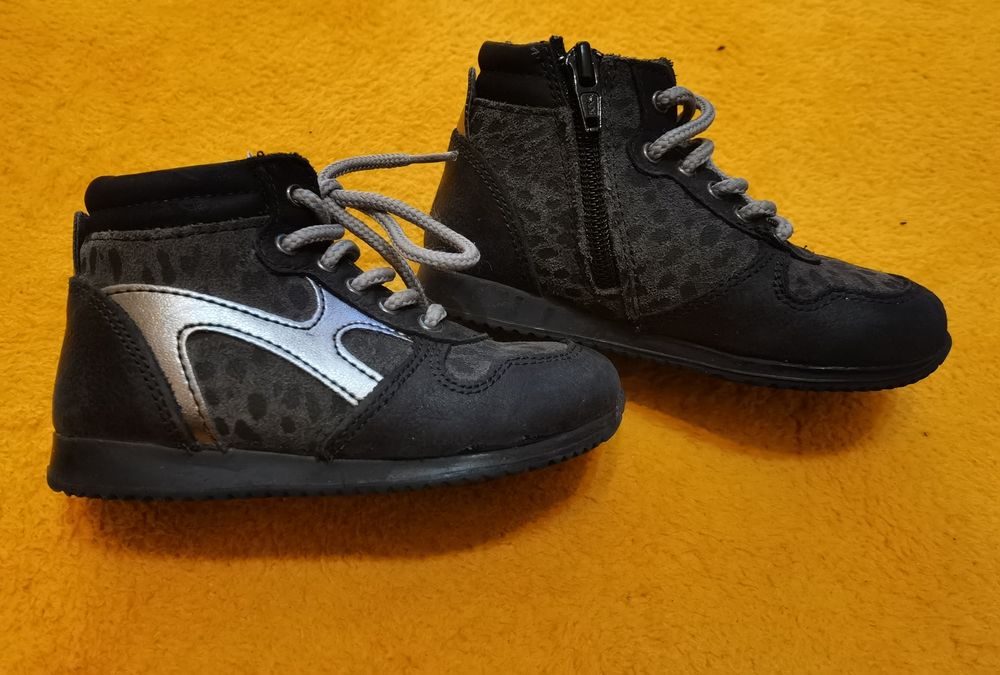 Високи маратонки-  24 номер