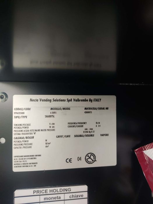 Продавам автомат за кафе и Вендинг автомат за храна и напитки