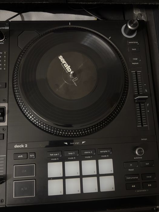 Vand Consola DJ Hercules Inpulse T7 impecabila