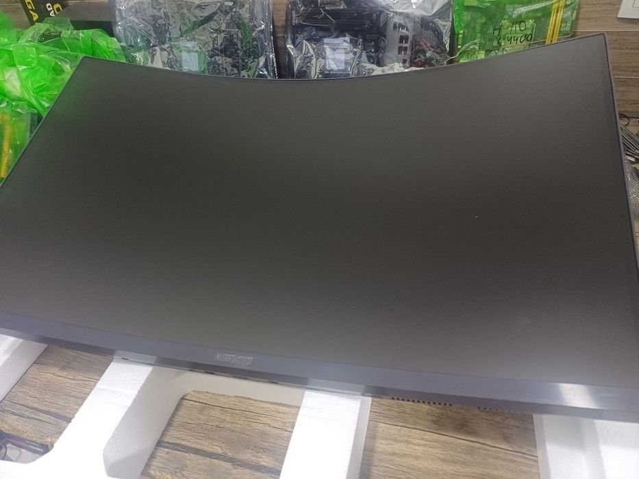 Монитор LG UltraGear 2K. 27" 165 Гц. Curved.